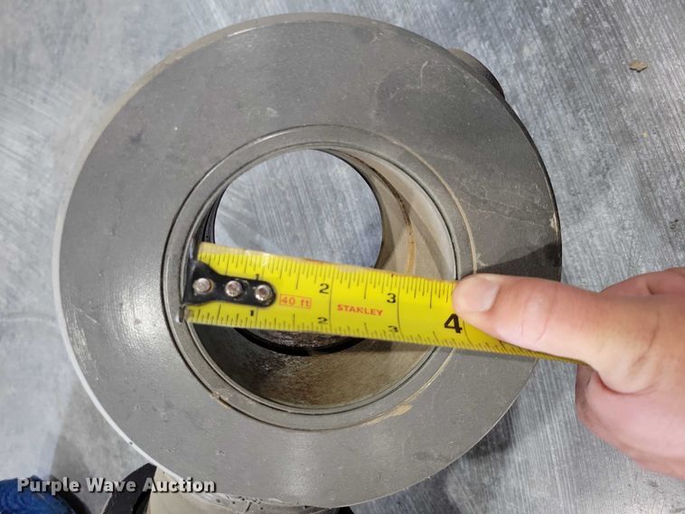 image for item DX7130 John Deere 350G excavator hydraulic cylinder