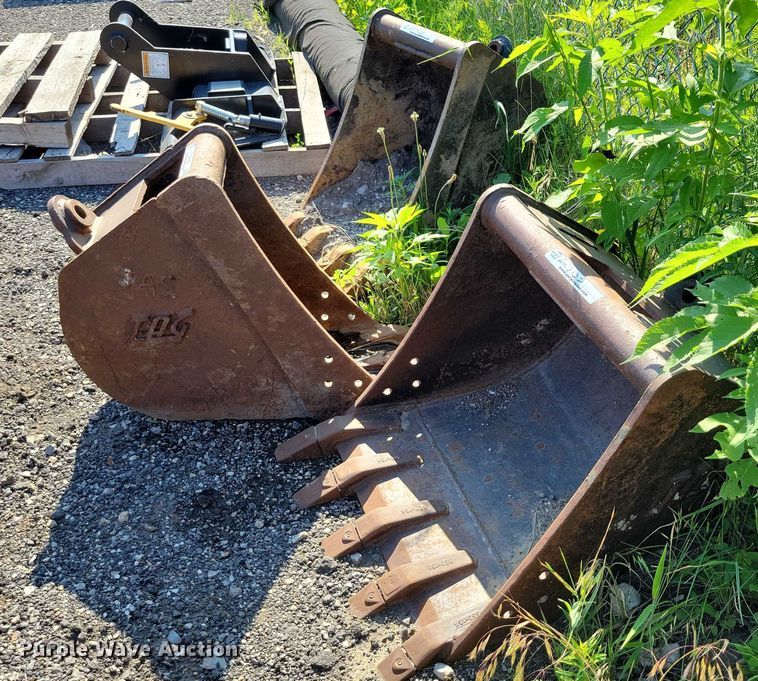 image for item DX7135 (3) TAG excavator buckets