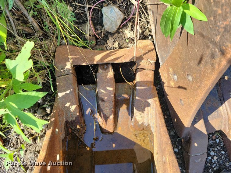 image for item DX7135 (3) TAG excavator buckets