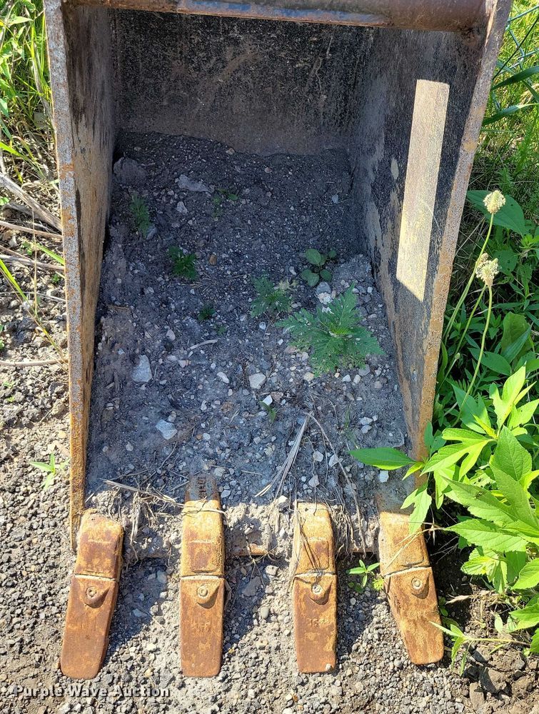 image for item DX7135 (3) TAG excavator buckets