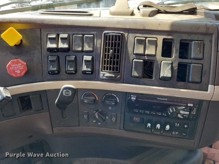 image for item DX7139 2017 Volvo VHD64F dump truck