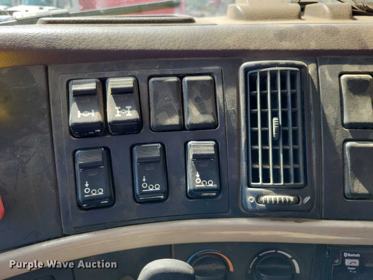 image for item DX7139 2017 Volvo VHD64F dump truck