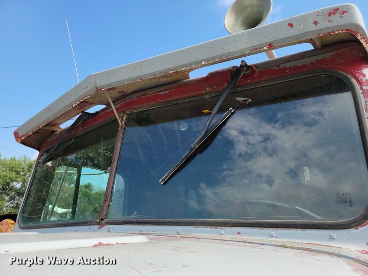 image for item DX7141 1987 International F9370 dump truck