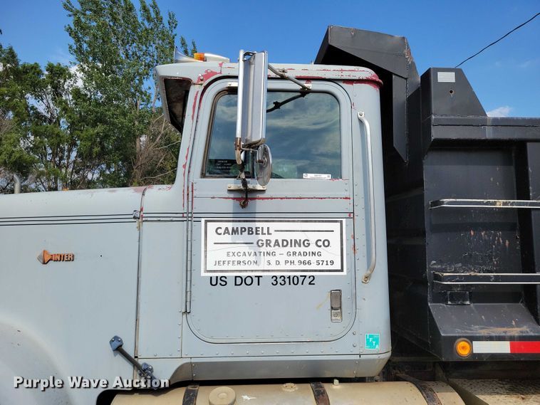 image for item DX7141 1987 International F9370 dump truck