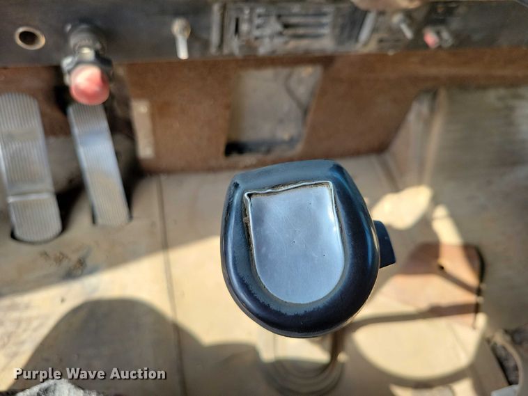 image for item DX7141 1987 International F9370 dump truck