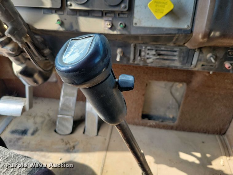 image for item DX7141 1987 International F9370 dump truck