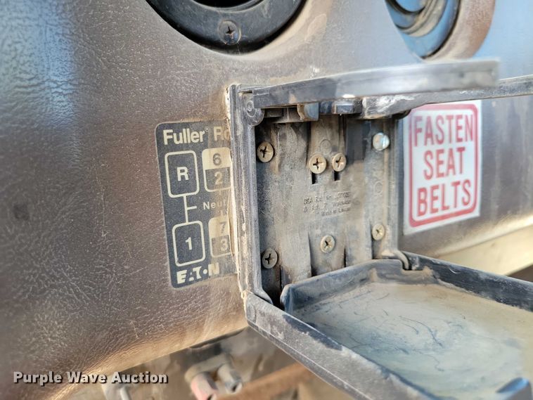 image for item DX7141 1987 International F9370 dump truck