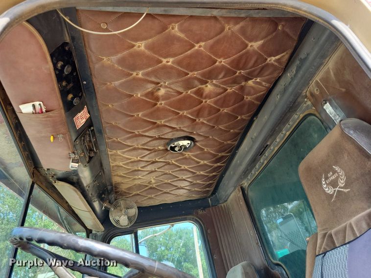 image for item DX7141 1987 International F9370 dump truck