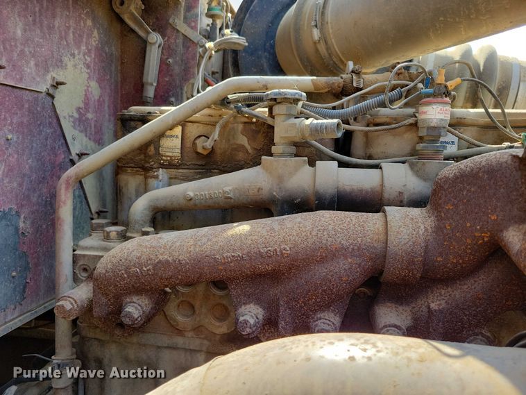 image for item DX7141 1987 International F9370 dump truck