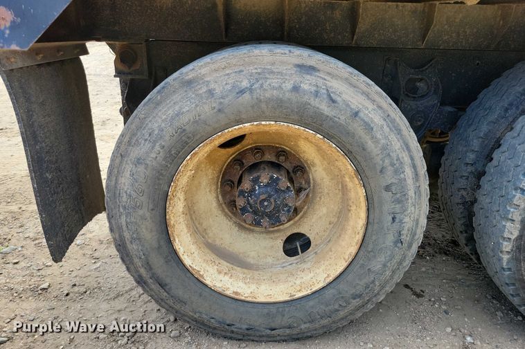 image for item DX7141 1987 International F9370 dump truck