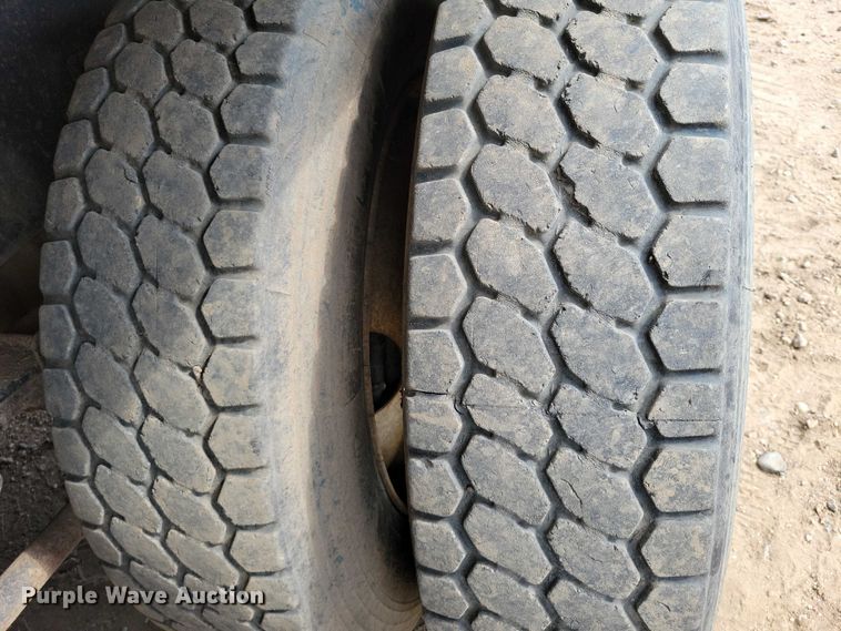 image for item DX7141 1987 International F9370 dump truck