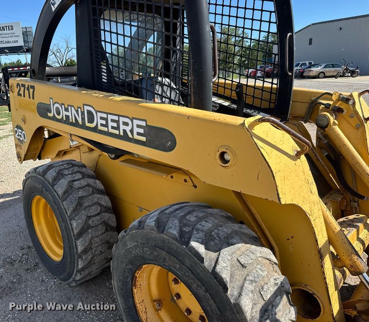 image for item DY0244 2003 John Deere 250 skid steer loader
