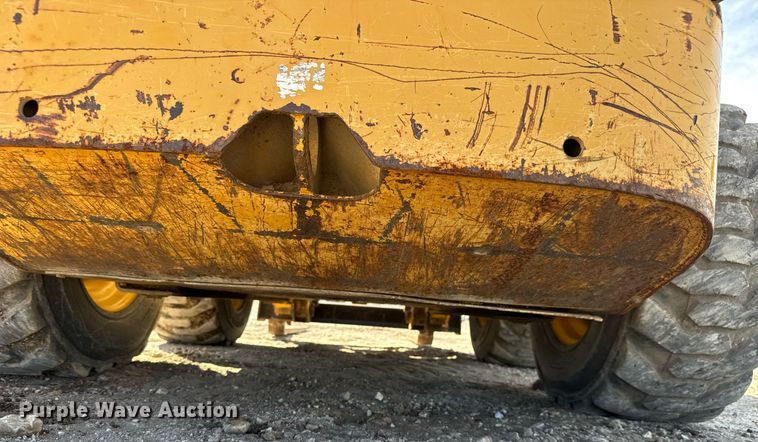 image for item DY0244 2003 John Deere 250 skid steer loader