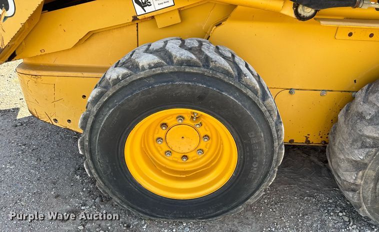 image for item DY0244 2003 John Deere 250 skid steer loader