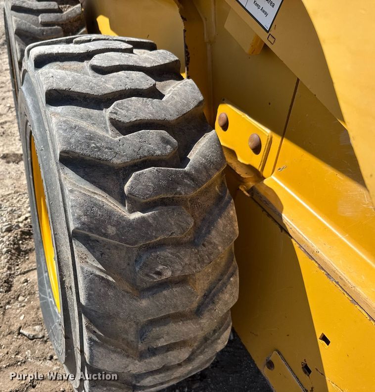 image for item DY0244 2003 John Deere 250 skid steer loader