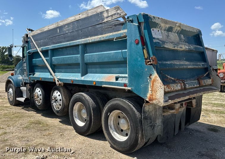 image for item DY0253 1999 Kenworth T800 dump truck