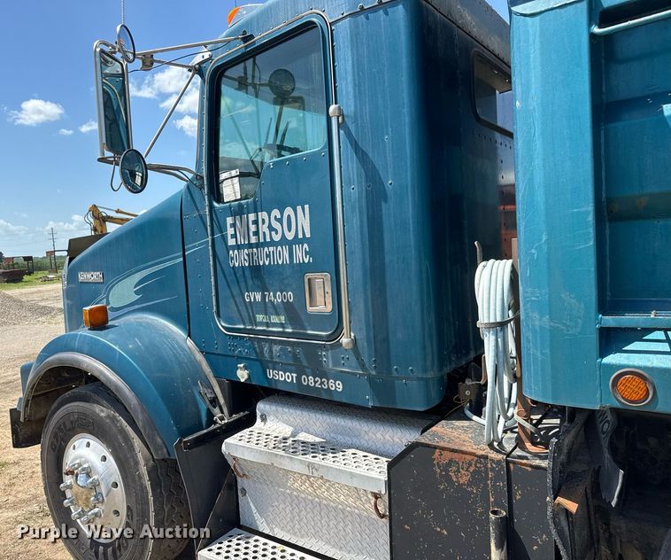 image for item DY0253 1999 Kenworth T800 dump truck