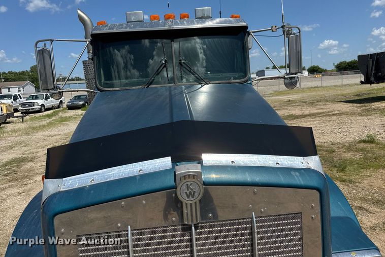 image for item DY0253 1999 Kenworth T800 dump truck