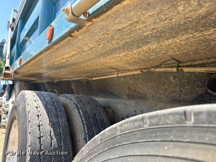 image for item DY0253 1999 Kenworth T800 dump truck