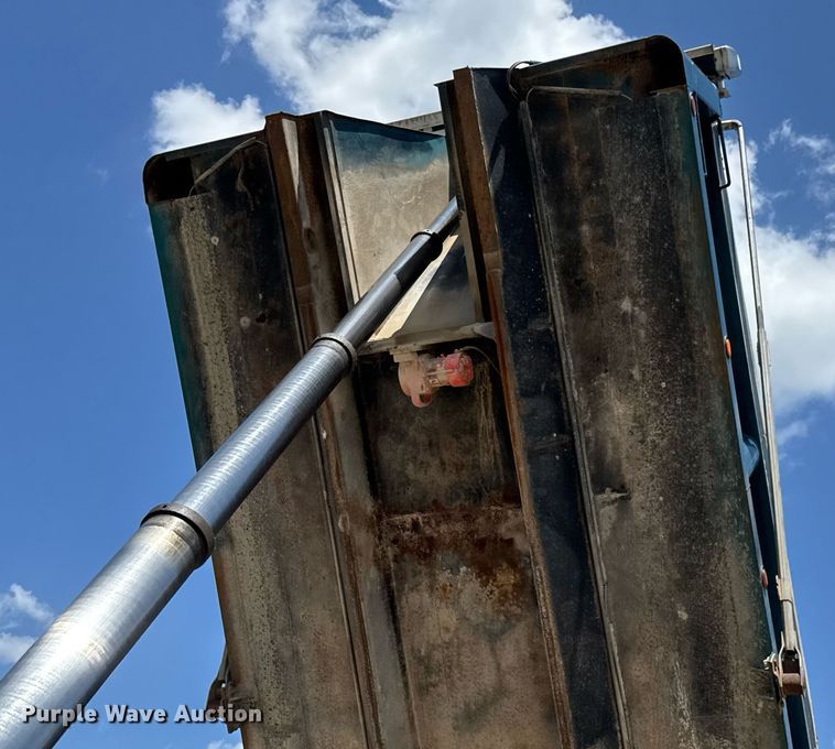 image for item DY0253 1999 Kenworth T800 dump truck