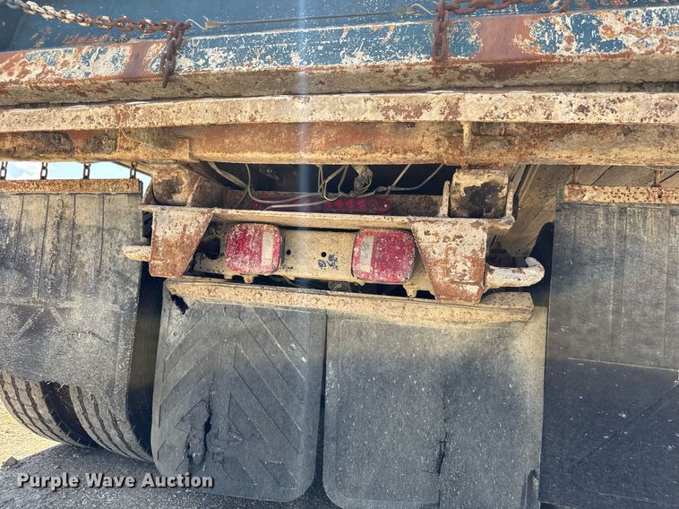 image for item DY0253 1999 Kenworth T800 dump truck