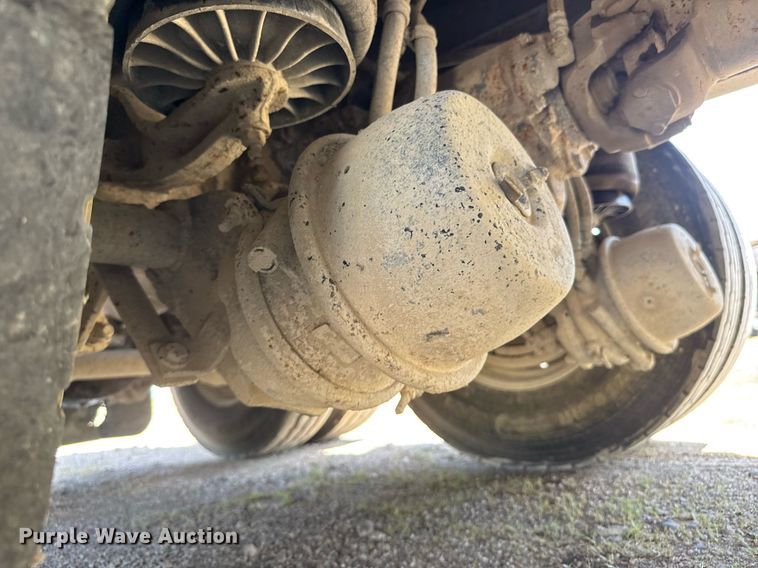 image for item DY0253 1999 Kenworth T800 dump truck