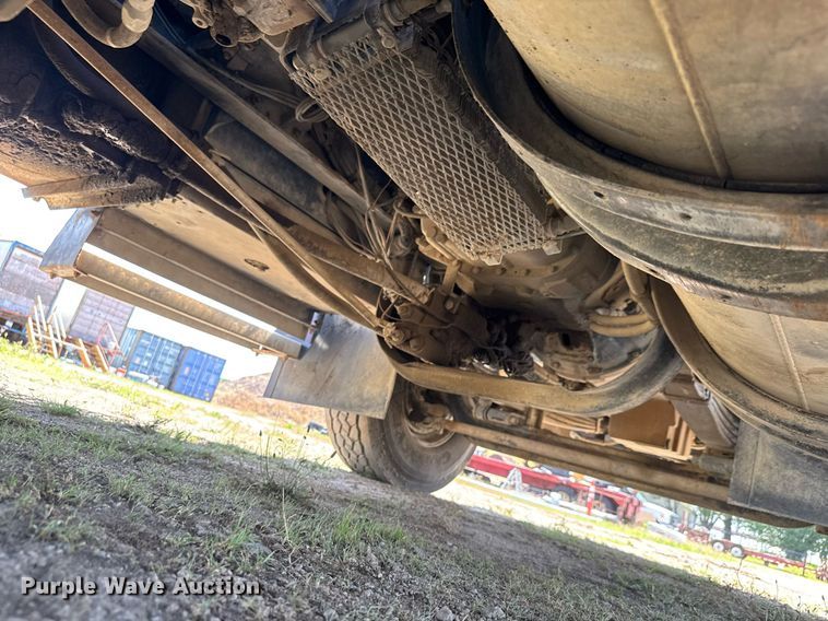 image for item DY0253 1999 Kenworth T800 dump truck