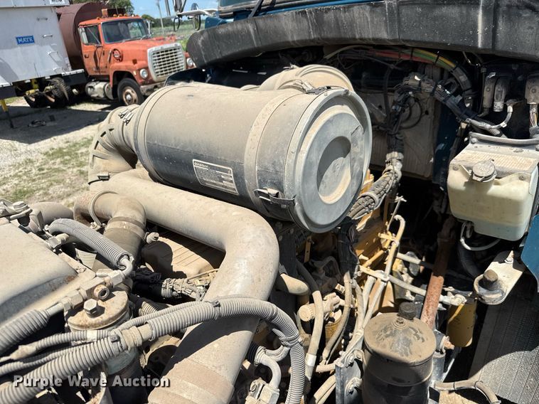 image for item DY0253 1999 Kenworth T800 dump truck