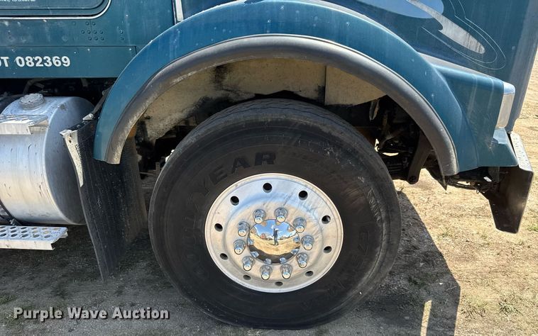 image for item DY0253 1999 Kenworth T800 dump truck