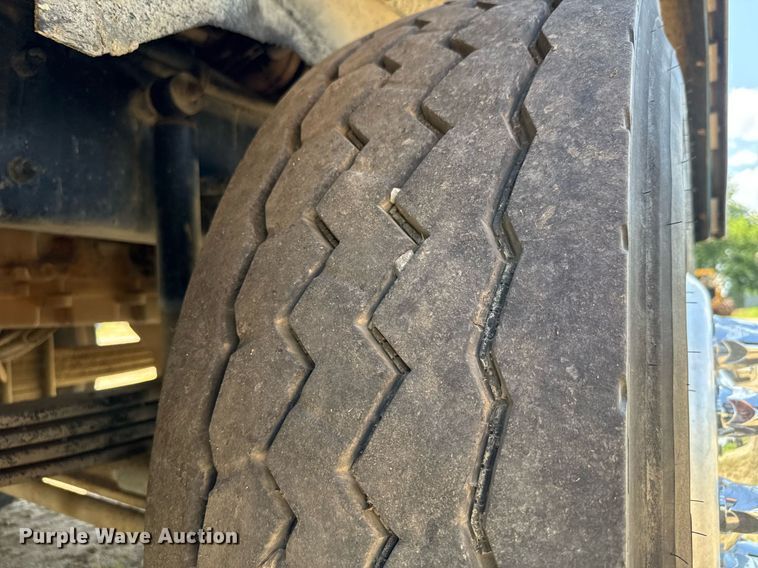 image for item DY0253 1999 Kenworth T800 dump truck