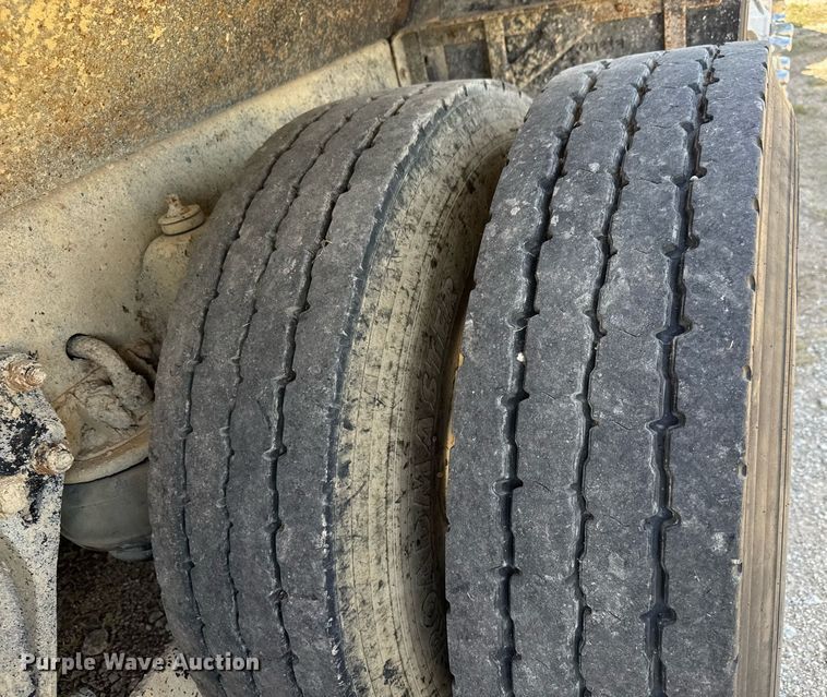 image for item DY0253 1999 Kenworth T800 dump truck