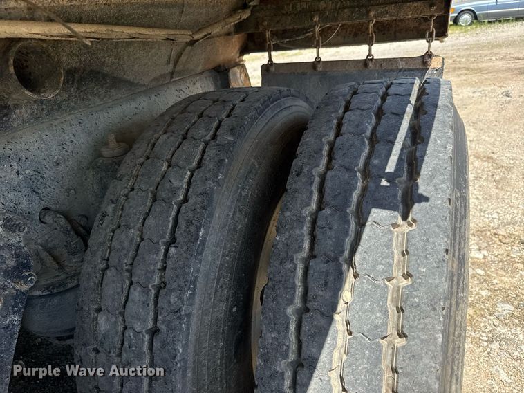 image for item DY0253 1999 Kenworth T800 dump truck