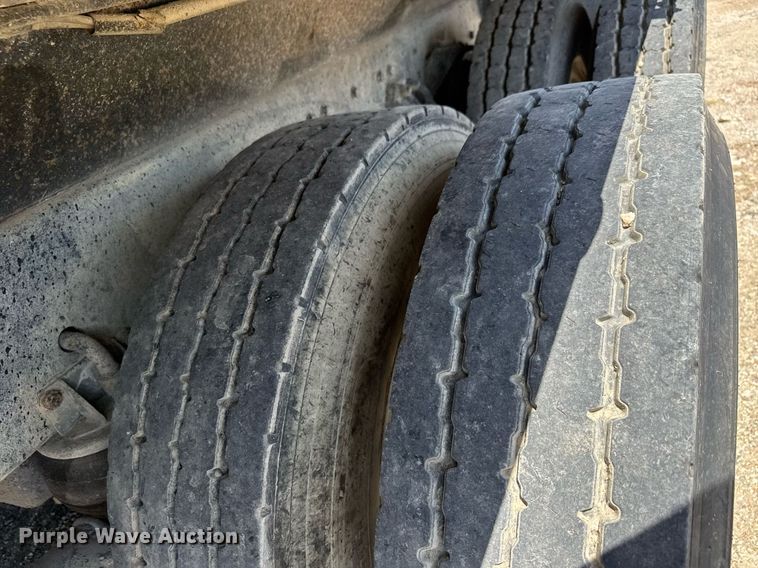 image for item DY0253 1999 Kenworth T800 dump truck