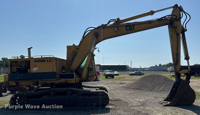 image for item DY0264 1989 Caterpillar 225B LC excavator
