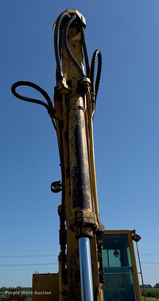 image for item DY0264 1989 Caterpillar 225B LC excavator