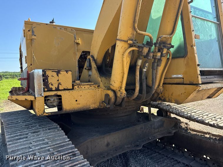 image for item DY0264 1989 Caterpillar 225B LC excavator
