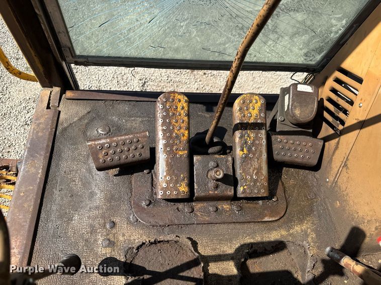 image for item DY0264 1989 Caterpillar 225B LC excavator