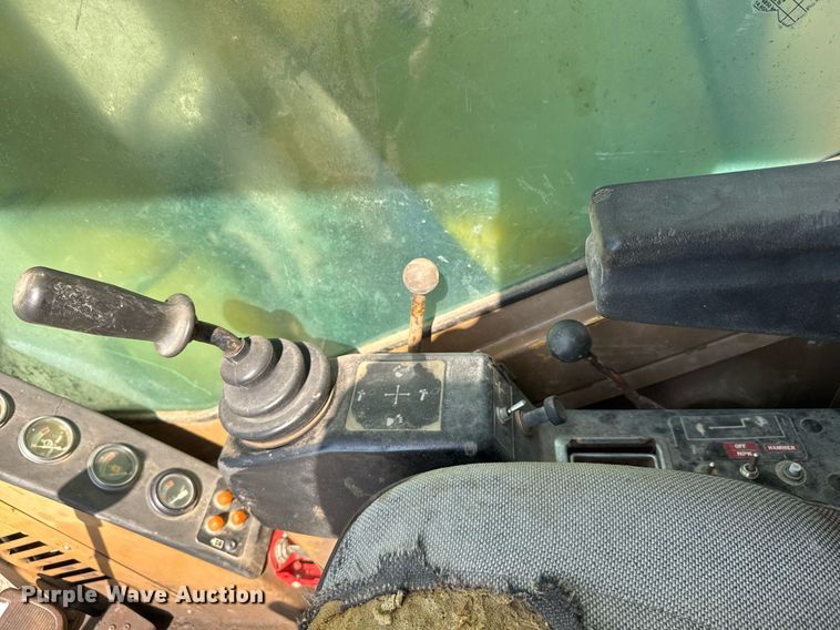 image for item DY0264 1989 Caterpillar 225B LC excavator