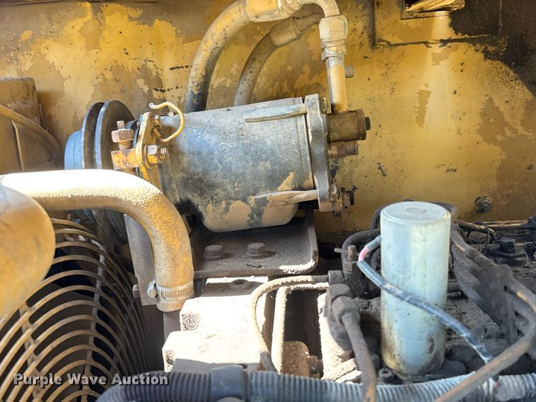 image for item DY0264 1989 Caterpillar 225B LC excavator