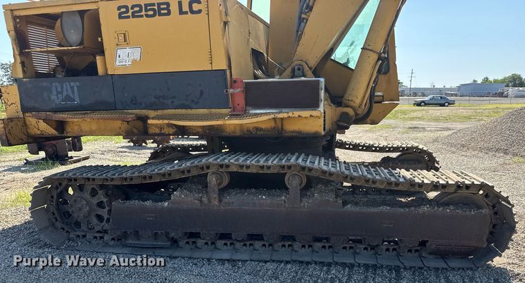 image for item DY0264 1989 Caterpillar 225B LC excavator