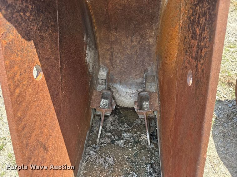 image for item DY0265 (2) excavator buckets 