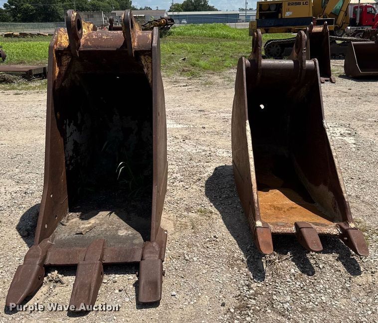 image for item DY0267 (2) excavator buckets