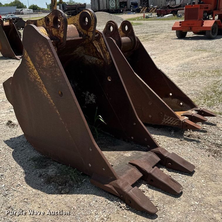 image for item DY0267 (2) excavator buckets