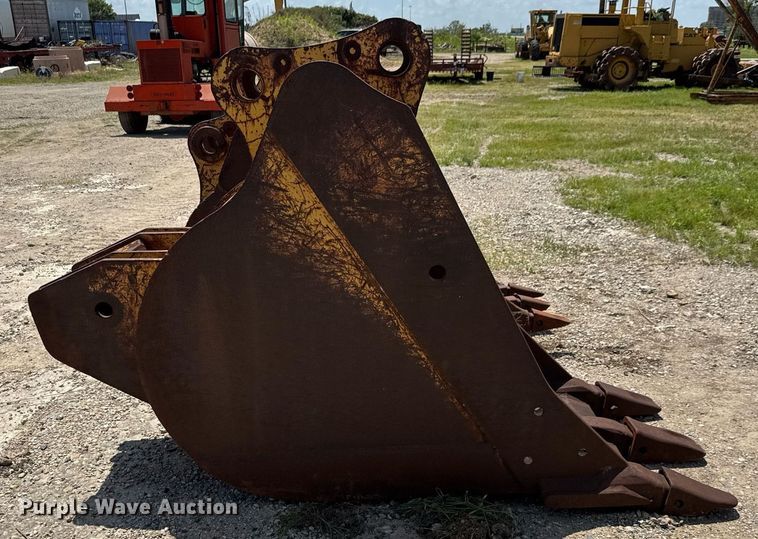 image for item DY0267 (2) excavator buckets