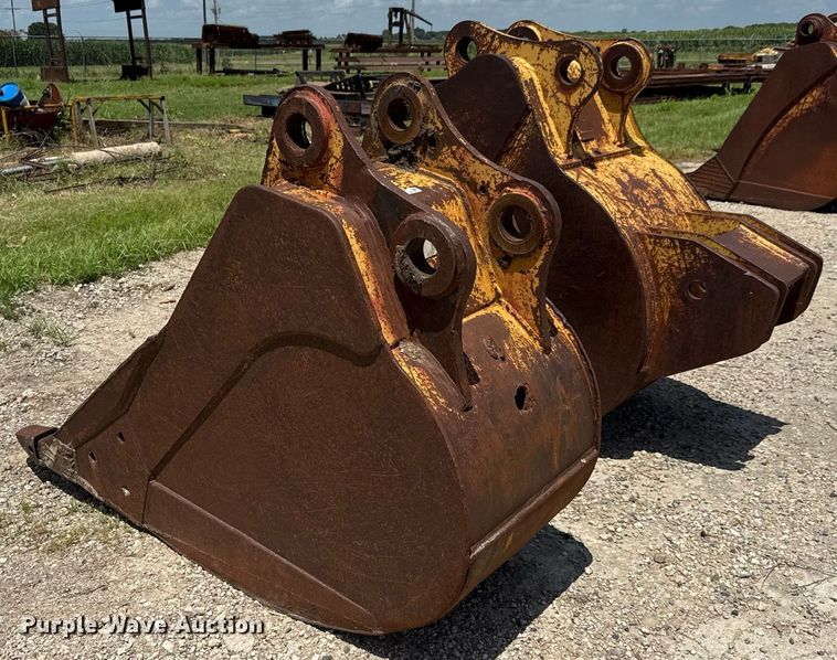 image for item DY0267 (2) excavator buckets
