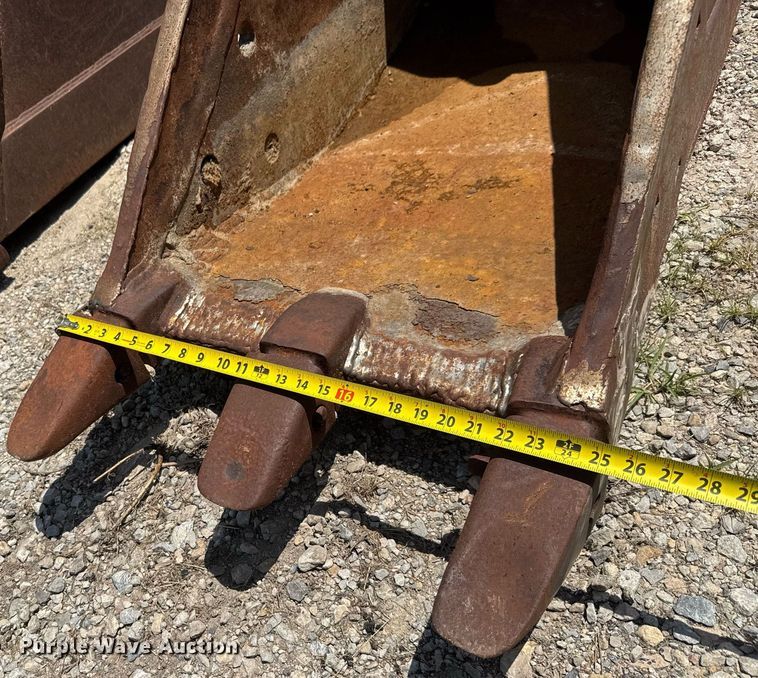 image for item DY0267 (2) excavator buckets