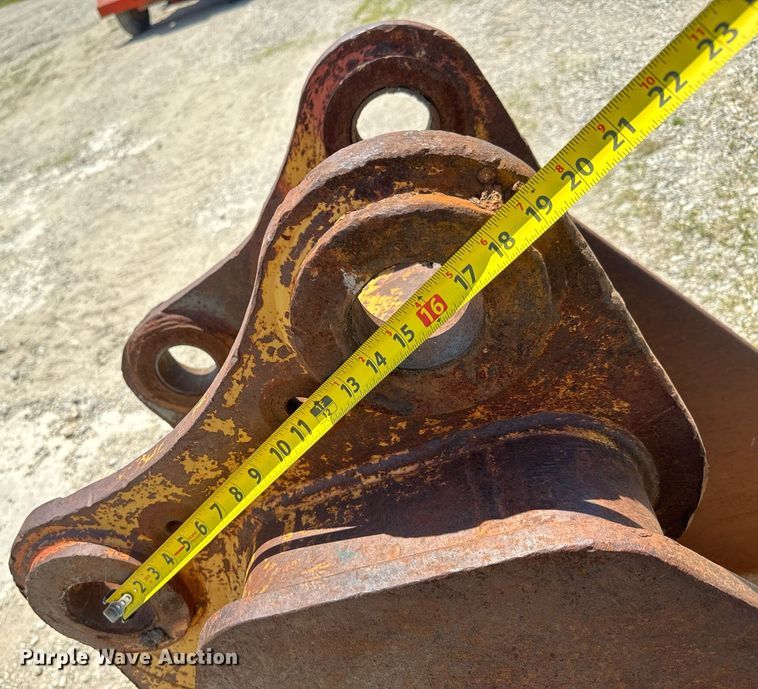 image for item DY0267 (2) excavator buckets