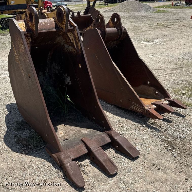 image for item DY0267 (2) excavator buckets