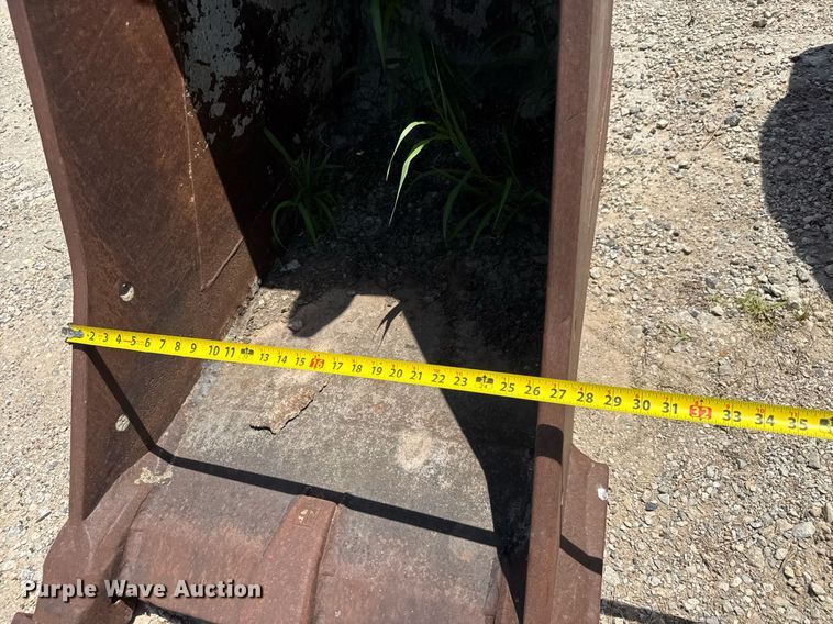 image for item DY0267 (2) excavator buckets