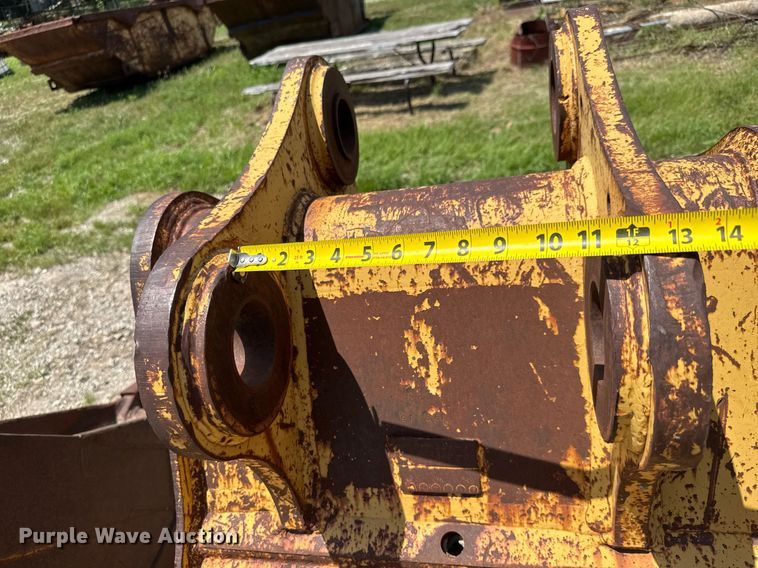 image for item DY0267 (2) excavator buckets